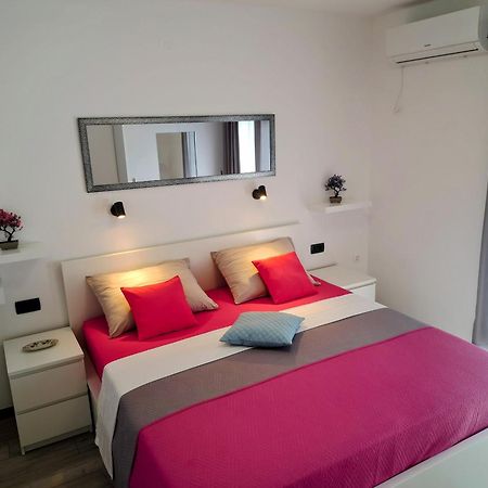 Apartments Ema Crikvenica Esterno foto