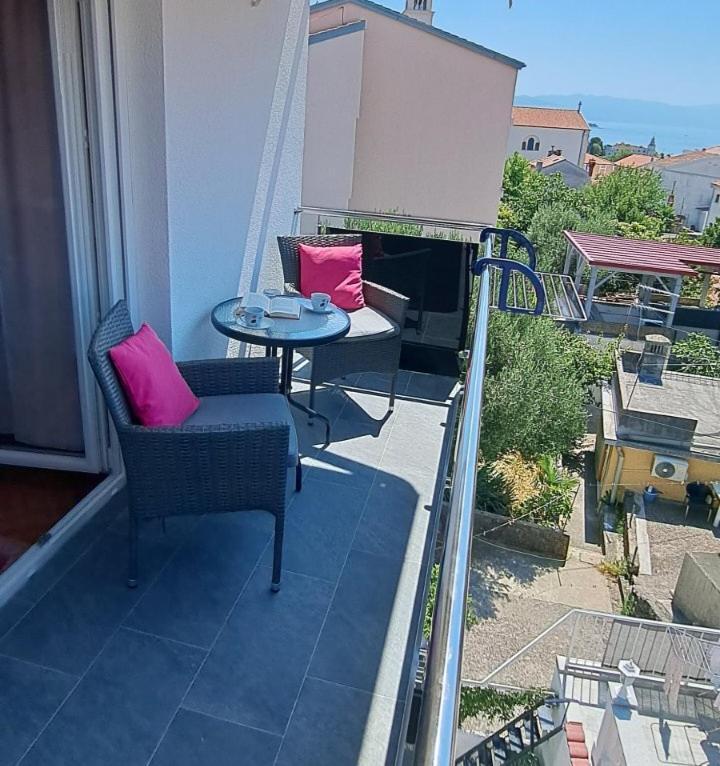 Apartments Ema Crikvenica Esterno foto