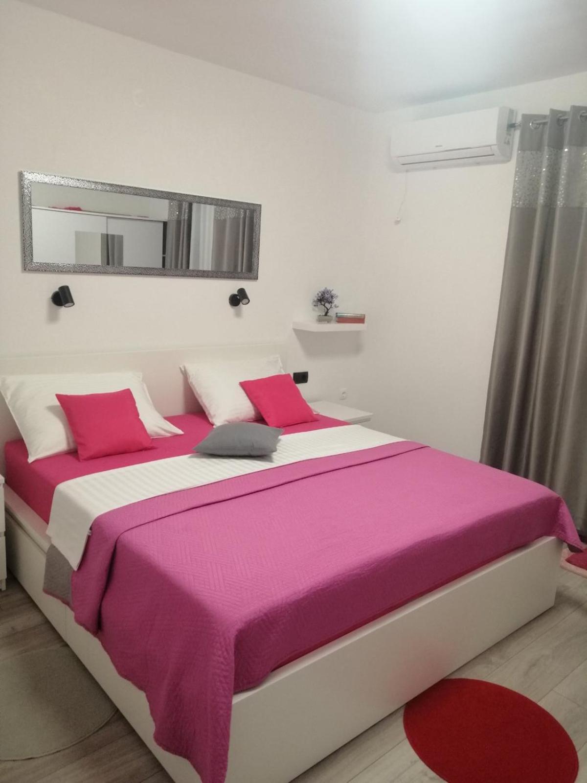 Apartments Ema Crikvenica Esterno foto